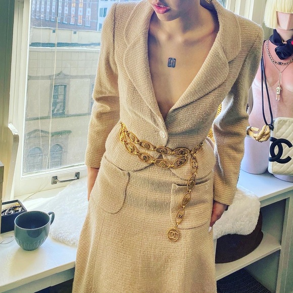 CHANEL VINTAGE wool skirt suit - Picture 2 of 16